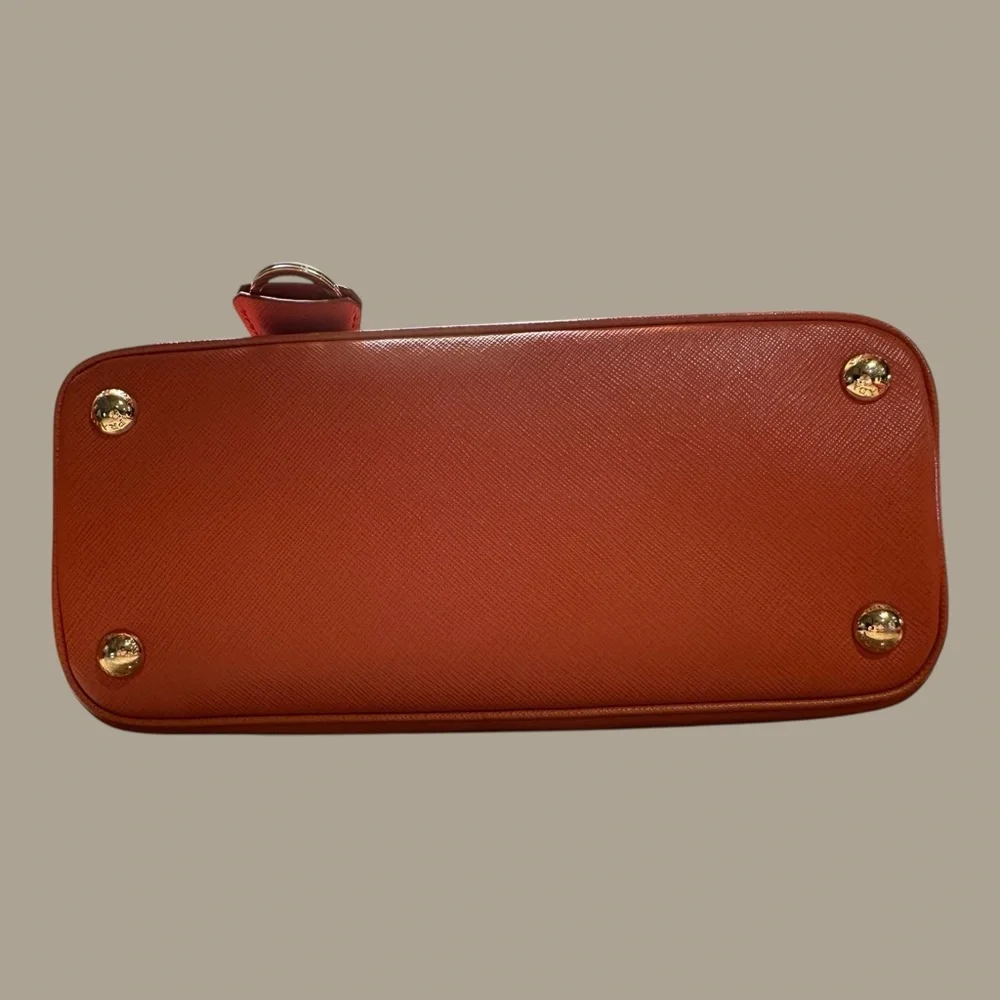 Prada Saffiano Lux Leather Small Promenade Bag With Gold Hardware - Picture 4 of 11